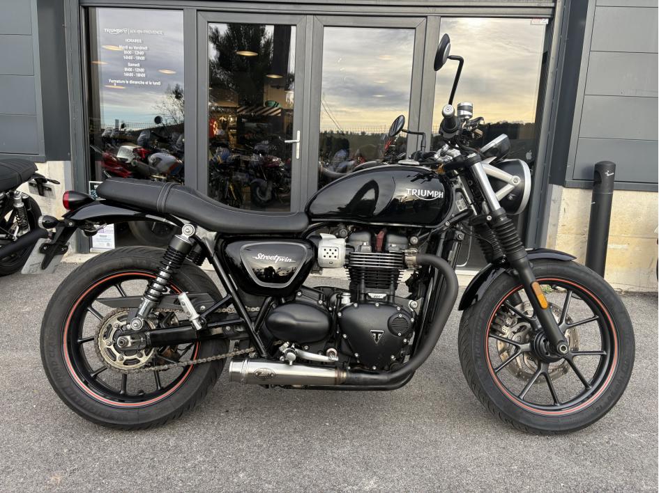 TRIUMPH STREET TWIN  900