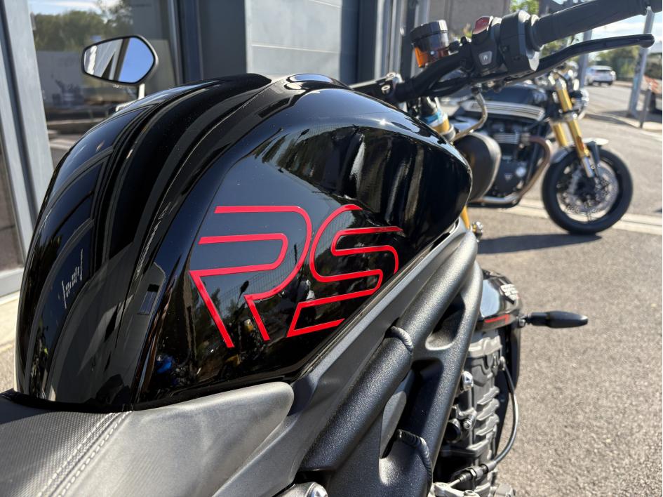 TRIUMPH SPEED TRIPLE 1200 RS