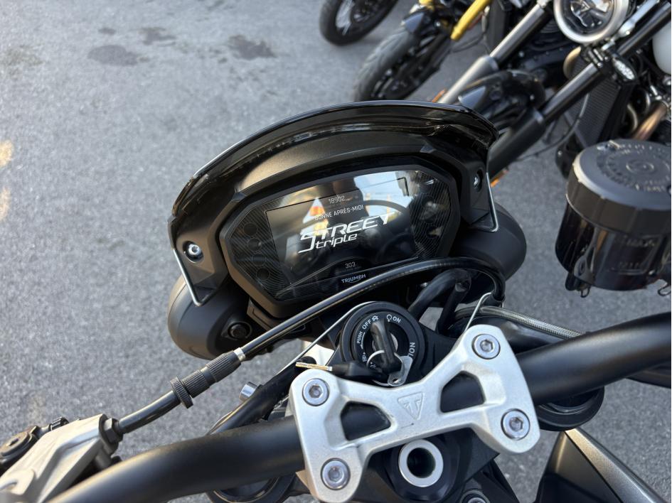 TRIUMPH STREET TRIPLE 765 RS
