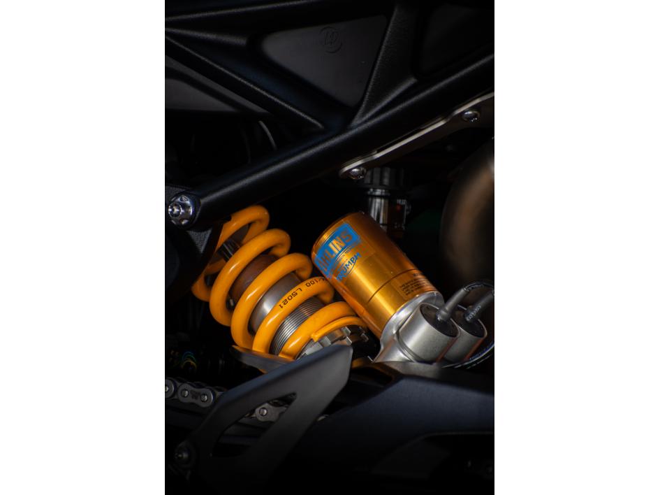 TRIUMPH SPEED TRIPLE 1200 RR PHANTOM BLACK 