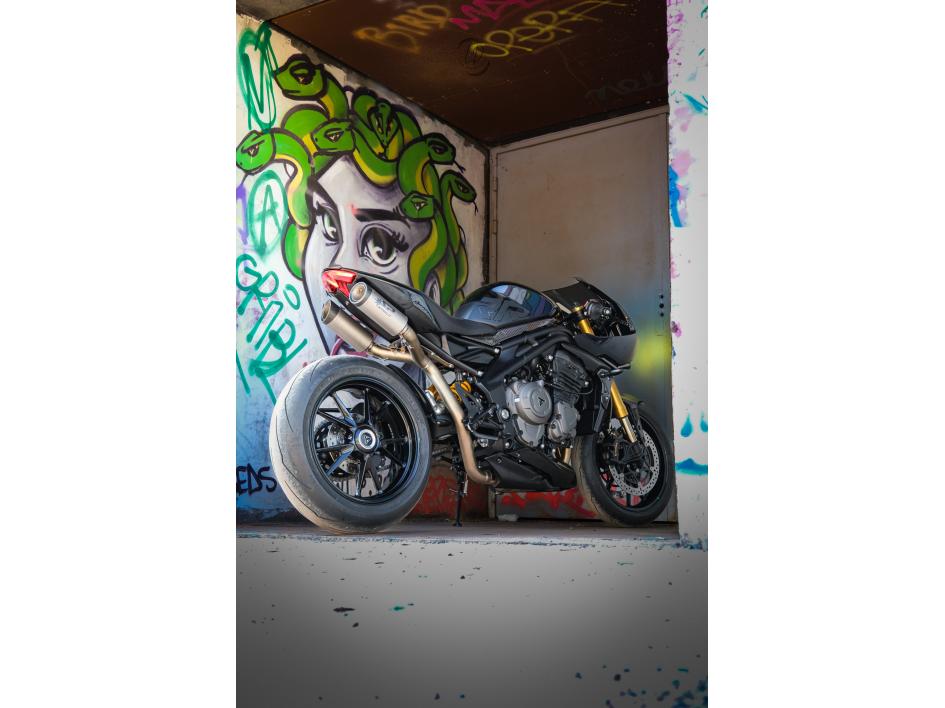 TRIUMPH SPEED TRIPLE 1200 RR PHANTOM BLACK 