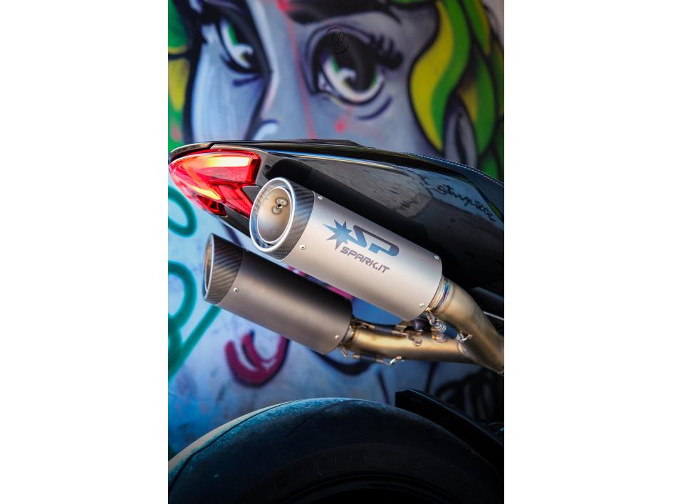 TRIUMPH SPEED TRIPLE 1200 RR PHANTOM BLACK 