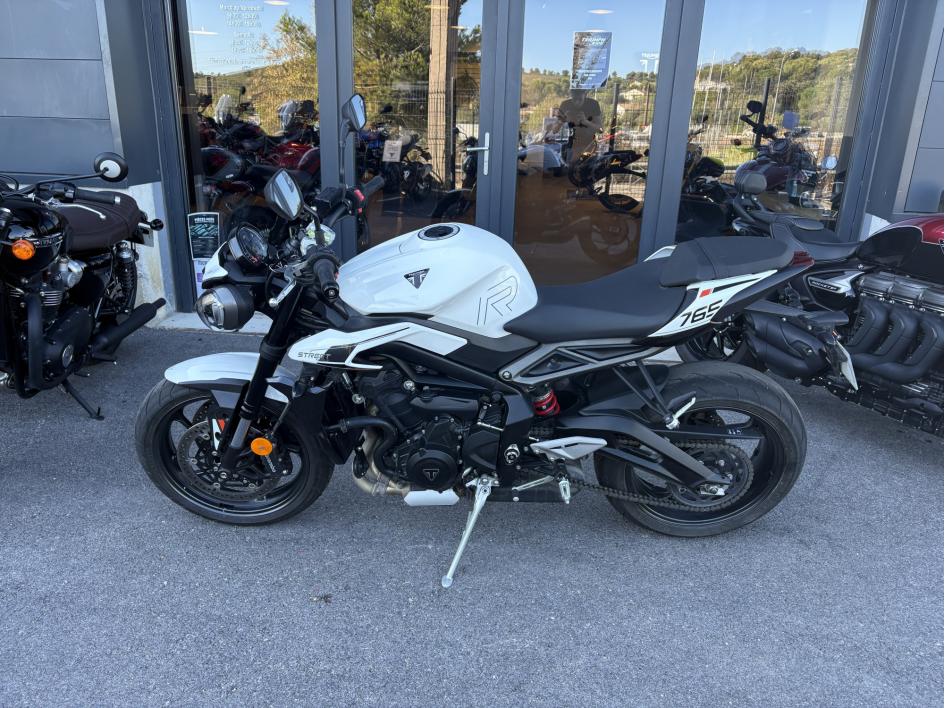 TRIUMPH STREET TRIPLE 765 R A2