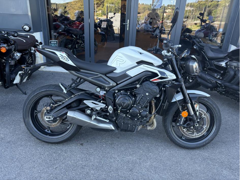 TRIUMPH STREET TRIPLE 765 R A2