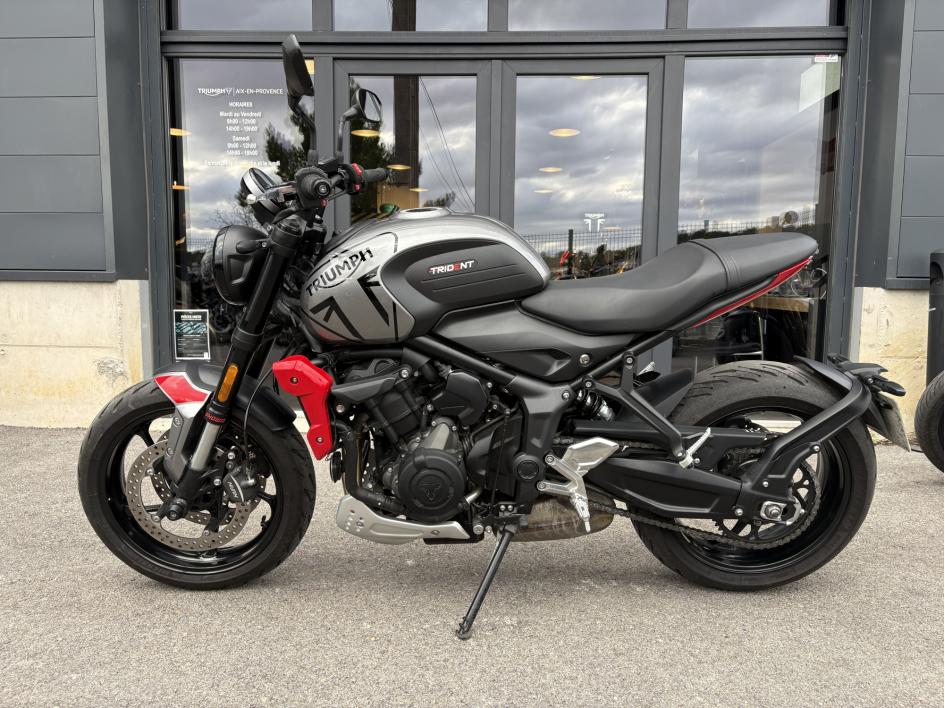 TRIUMPH TRIDENT 660