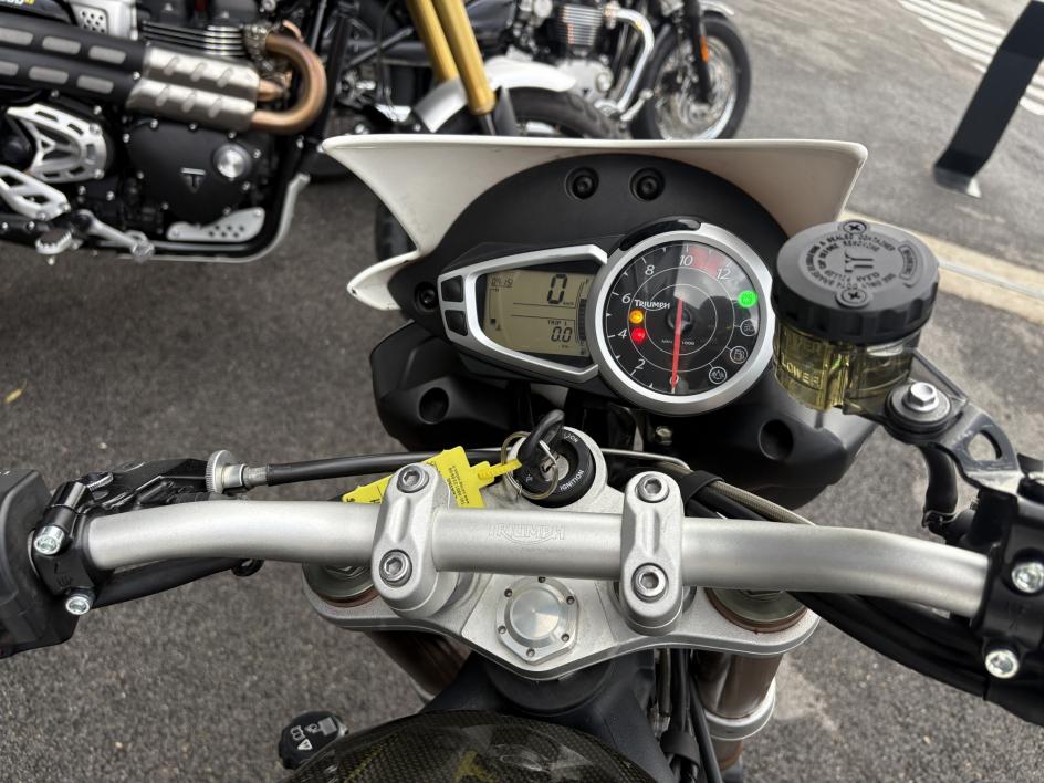 TRIUMPH SPEED TRIPLE 1050