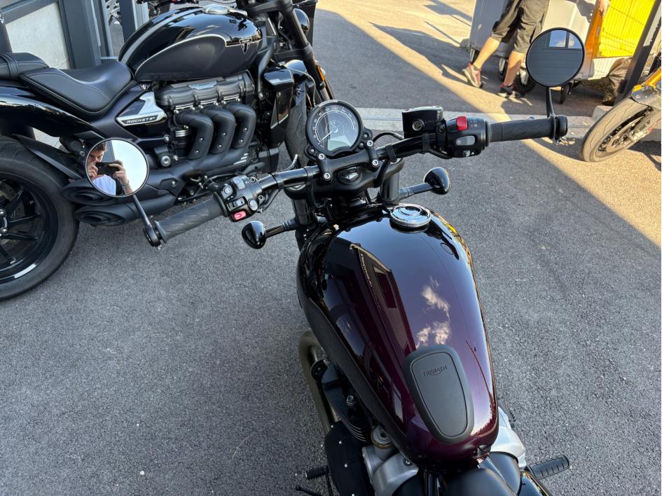 TRIUMPH Bonneville Bobber 1200 STEALTH EDITION LIMITÉE 