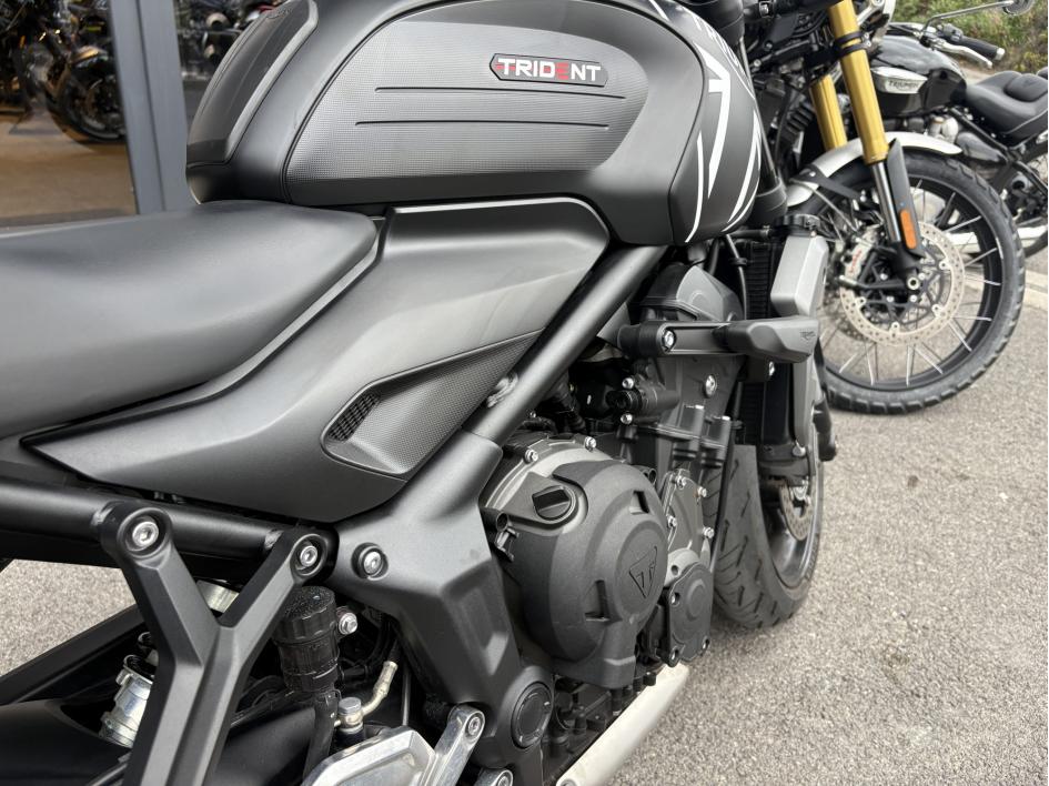 TRIUMPH TRIDENT 660 A2