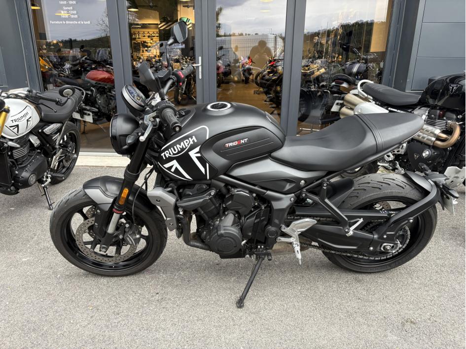 TRIUMPH TRIDENT 660 A2