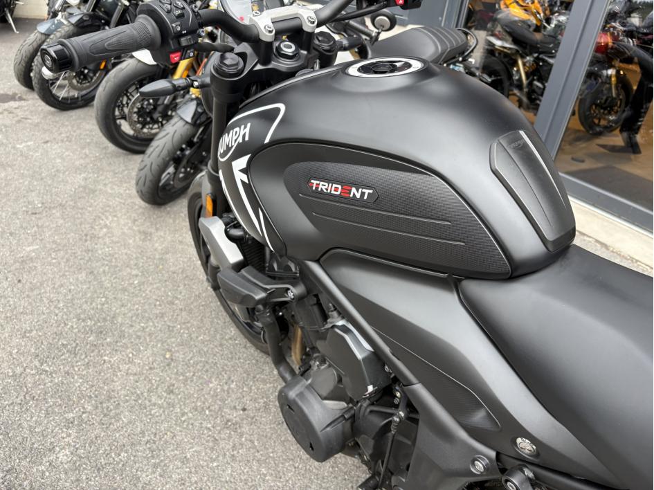 TRIUMPH TRIDENT 660 A2