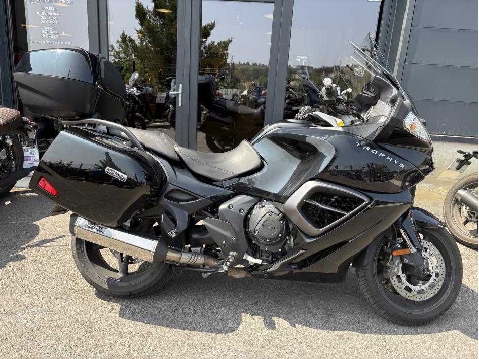 TRIUMPH TROPHY 1200 SE
