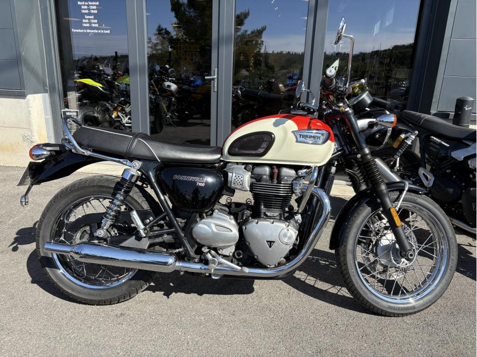 TRIUMPH Bonneville T100
