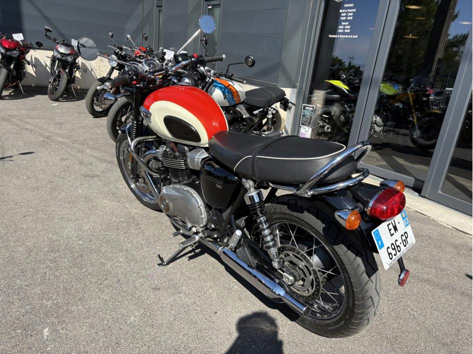 TRIUMPH Bonneville T100