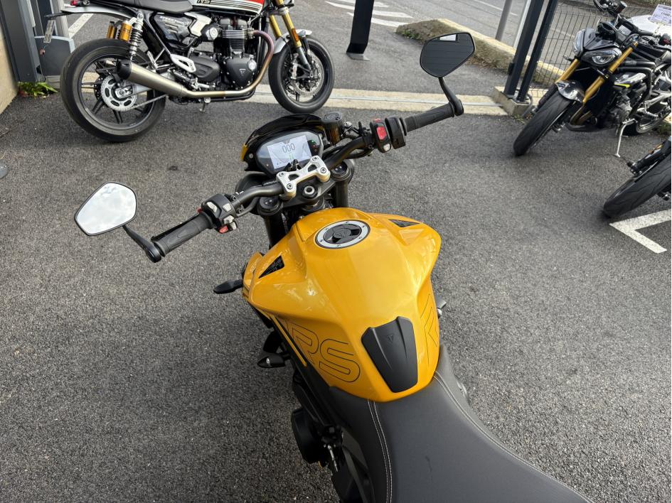 TRIUMPH STREET TRIPLE 765 RS
