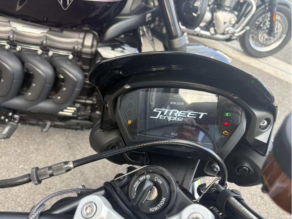 TRIUMPH STREET TRIPLE 765 RS