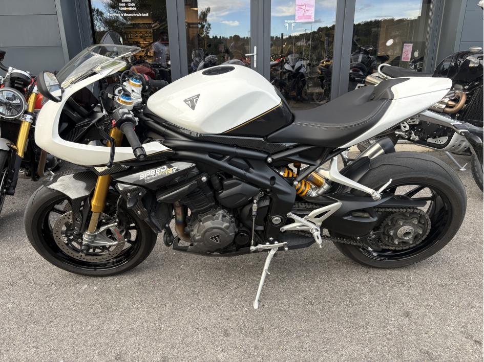 TRIUMPH SPEED TRIPLE 1200 RR