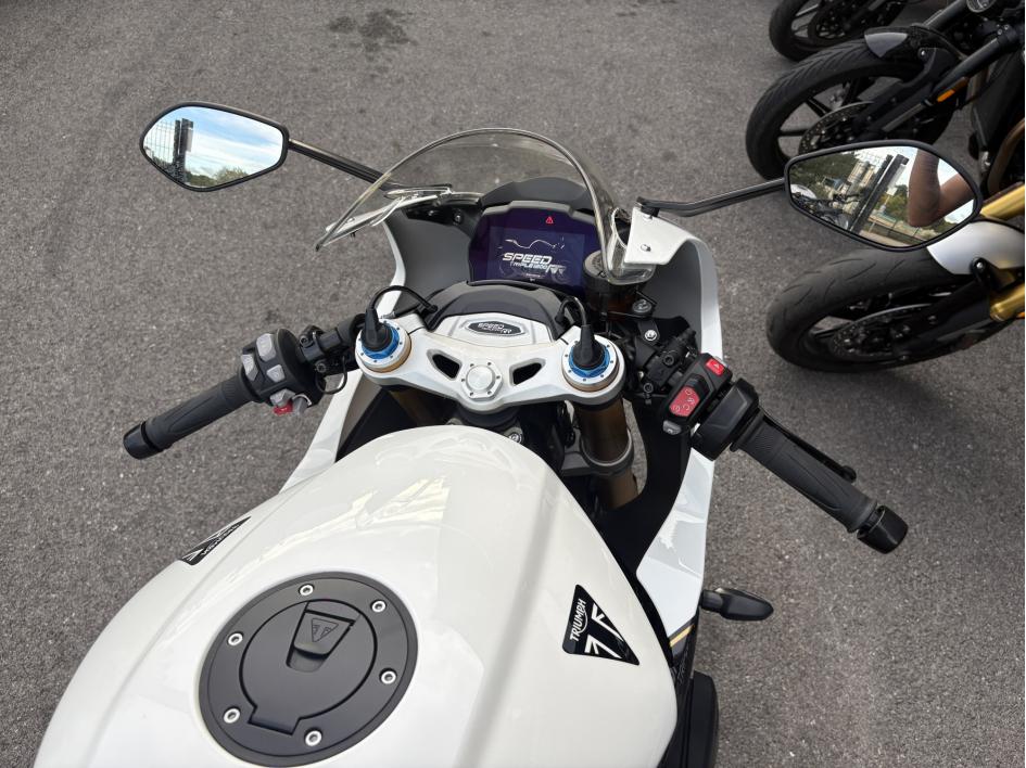 TRIUMPH SPEED TRIPLE 1200 RR