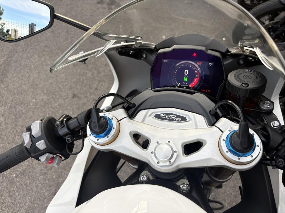 TRIUMPH SPEED TRIPLE 1200 RR