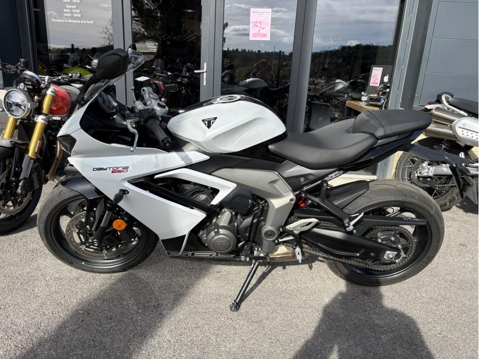 TRIUMPH DAYTONA 660 A2