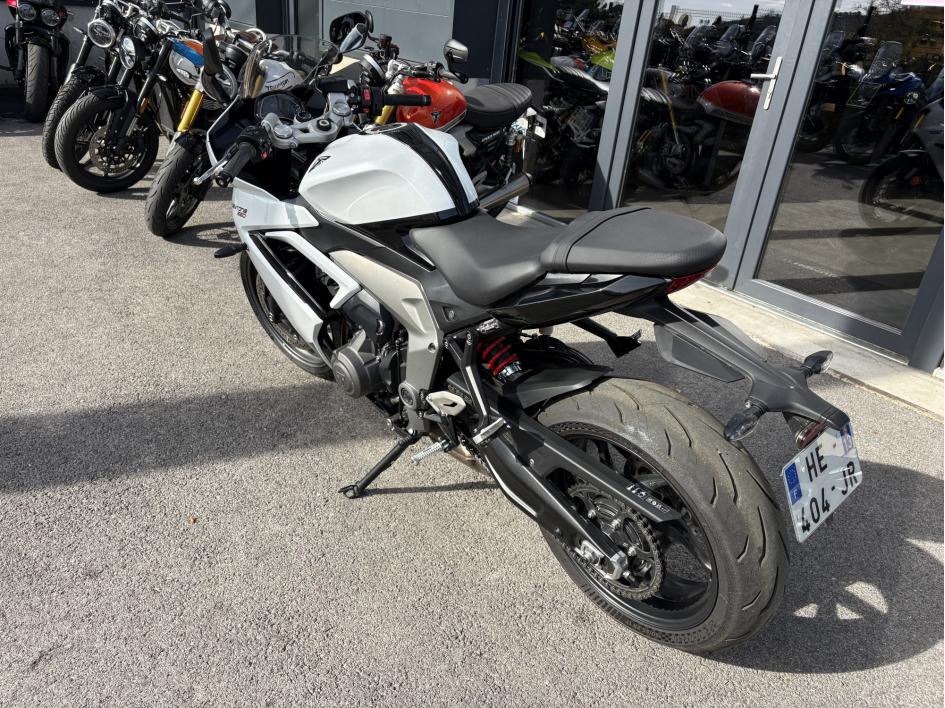 TRIUMPH DAYTONA 660 A2