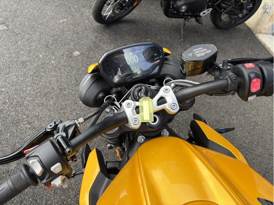 TRIUMPH STREET TRIPLE 765 RS