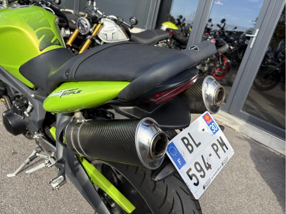TRIUMPH STREET TRIPLE 675 SUPERBE ÉTAT 